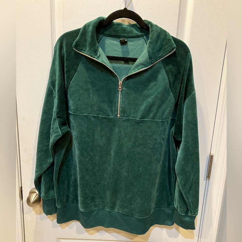 Sweatshirt